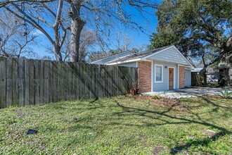 6318 Tacquard Dr in Hitchcock, TX - Building Photo - Building Photo
