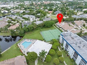 569 Park Shore Dr in Naples, FL - Building Photo - Building Photo