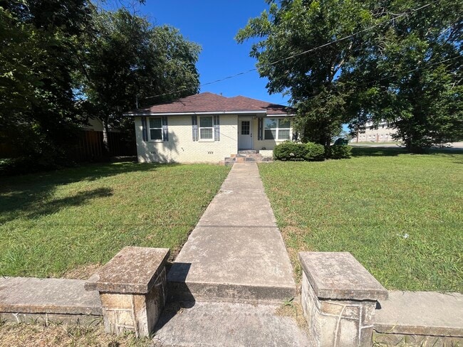 property at 516 N Kirk St