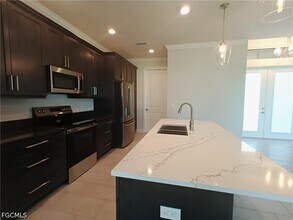 1017 SW 33rd St in Cape Coral, FL - Building Photo - Building Photo