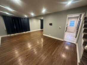 2543 Crawford Ave in Evanston, IL - Building Photo - Building Photo