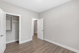 5122 N Cypress St in Bel Aire, KS - Building Photo - Building Photo