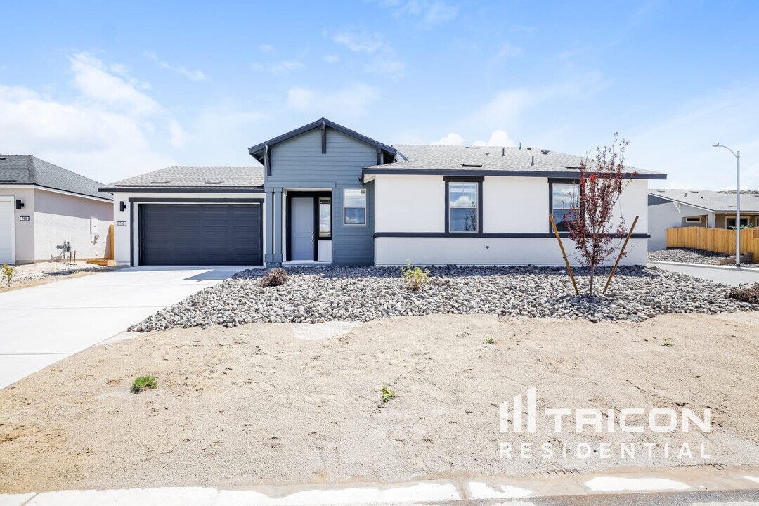 750 Fire Wheel Dr in Reno, NV - Building Photo