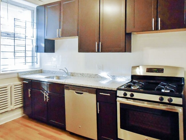 1607 W Berteau Ave, Unit 2