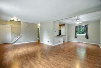 560 Monticello Dr in Delmont, PA - Building Photo - Building Photo