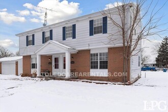 28776 Starbright Blvd in Perrysburg, OH - Foto de edificio - Building Photo