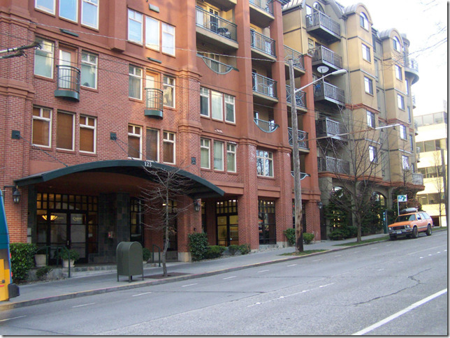 123 Queen Anne Ave N, Unit 207 in Seattle, WA - Foto de edificio