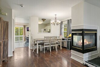 361 Holiday Ln in Hainesville, IL - Foto de edificio - Building Photo