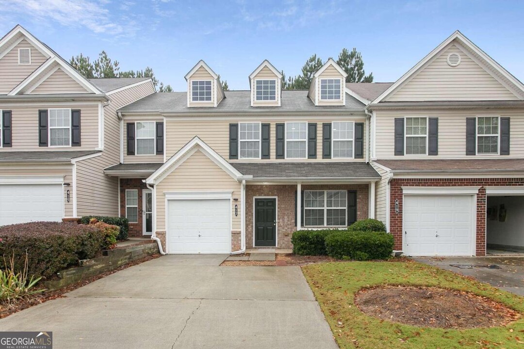 417 Windstone Trail in Alpharetta, GA - Building Photo