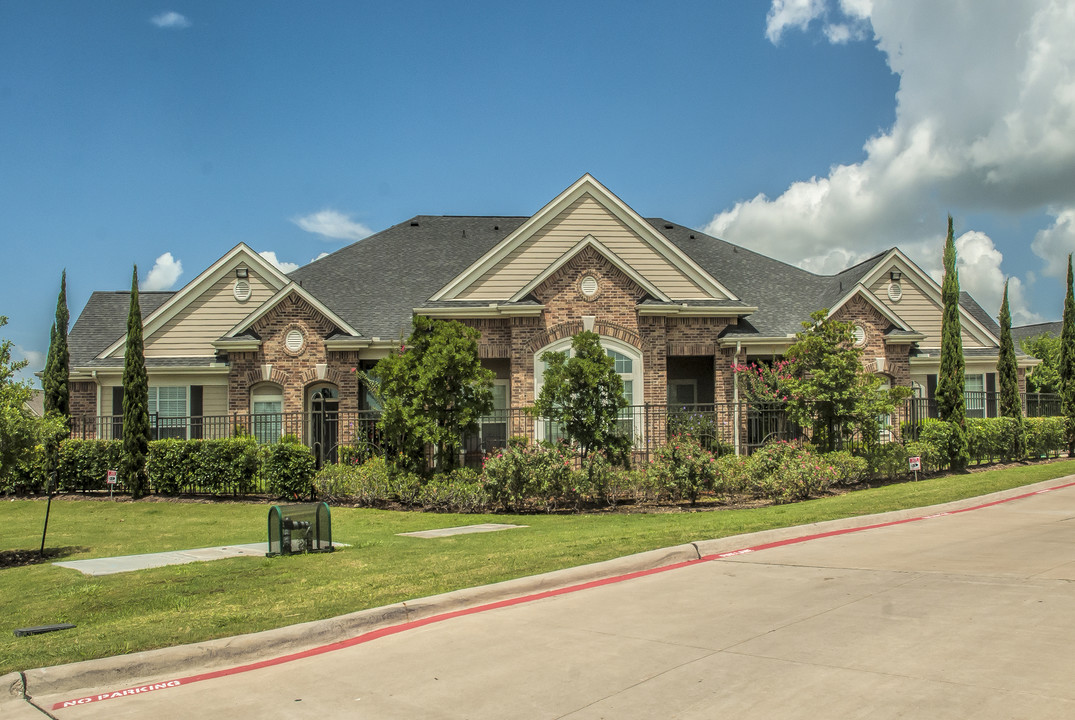 Villas at El Dorado in Friendswood, TX - Building Photo