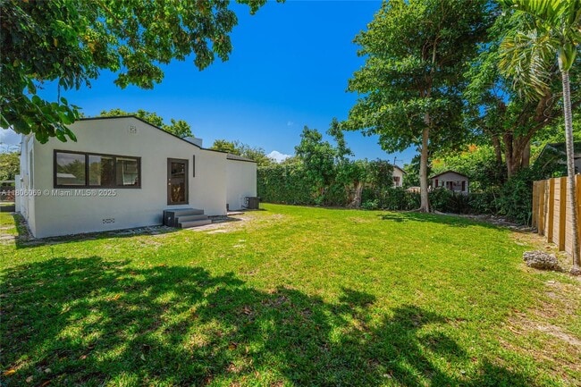 4210 NW 11th Ave in Miami, FL - Building Photo - Building Photo