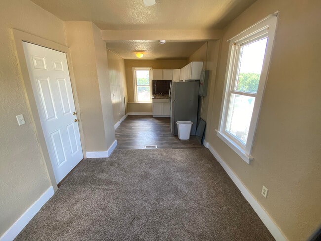 1328 E 3rd St, Unit 3