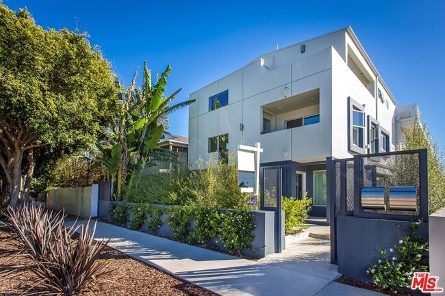 property at 613 6th Ave