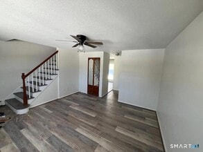 633 Center St in Manchester, CT - Building Photo - Building Photo