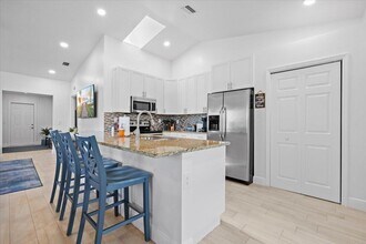 6077 Francis St in Jupiter, FL - Building Photo - Building Photo