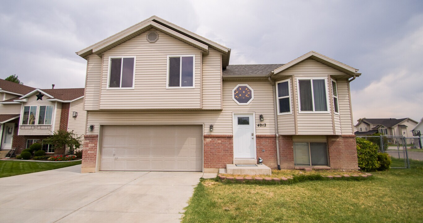 4012 W 4700 S in Roy, UT - Building Photo
