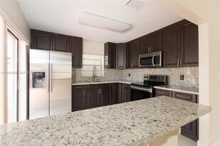 3832 SW 89th Ct in Miami, FL - Building Photo