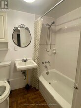 114 Baldwin St in Toronto, ON - Building Photo - Building Photo