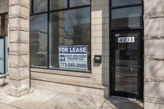 4231-4239 N Kedzie Ave in Chicago, IL - Building Photo - Building Photo