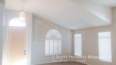 7417 W Candelaria Dr in Glendale, AZ - Building Photo - Building Photo