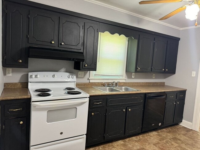634 Lafayette Rd in Clarksville, TN - Building Photo - Building Photo
