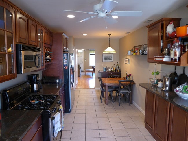 512 S Montford Ave in Baltimore, MD - Building Photo - Building Photo