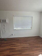 3900 43rd Ave-Unit -Unit 4 in Sacramento, CA - Building Photo - Building Photo