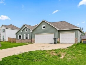 26579 Pin Oak Dr in Hempstead, TX - Foto de edificio - Building Photo