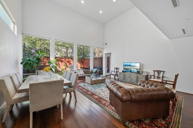 property at 3302 Lake St