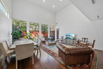 3302 Lake St in Houston, TX - Building Photo - Building Photo