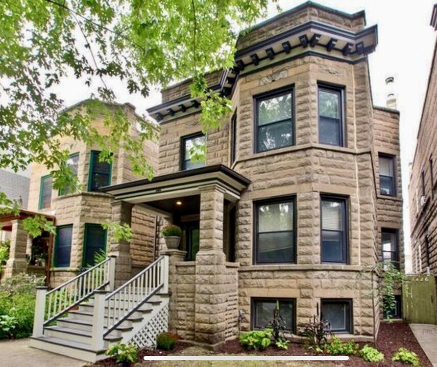 1428 W Highland Ave, Unit #1 in Chicago, IL - Foto de edificio