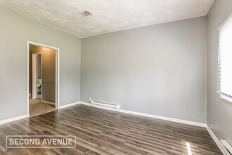 424 W 41st St in Indianapolis, IN - Foto de edificio - Building Photo