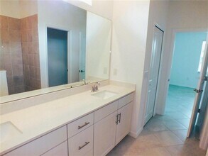 19125 Moscato Ct in Venice, FL - Building Photo - Building Photo