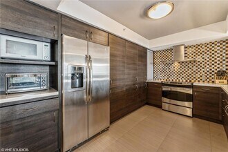 170 Ocean Ln Dr, Unit 906 in Key Biscayne, FL - Building Photo - Building Photo