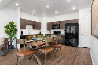 Haven Dell Townhomes in Herriman, UT - Foto de edificio - Building Photo