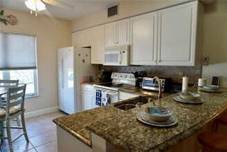 5214 Chiquita Blvd S in Cape Coral, FL - Foto de edificio - Building Photo