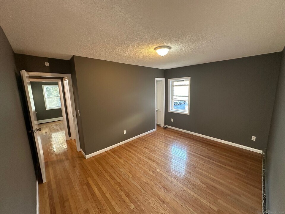 157 Rubber Ave in Naugatuck, CT - Building Photo