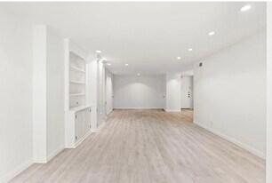 10747 Wilshire Blvd, Unit 7th Floor in Los Angeles, CA - Building Photo