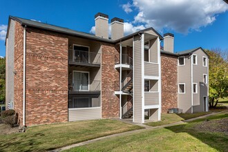 Newport in Nashville, TN - Foto de edificio - Building Photo