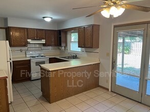402 N Iris Dr in Auburn, IL - Building Photo - Building Photo