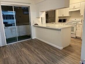 7942 Mission Center Ct in San Diego, CA - Building Photo - Building Photo