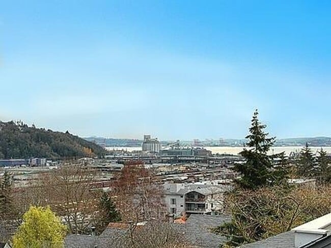 2650 23rd Ave W in Seattle, WA - Building Photo - Building Photo