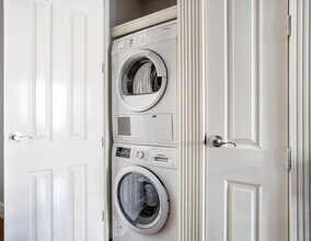 219 E 28th St, Unit 5D in New York, NY - Building Photo - Building Photo