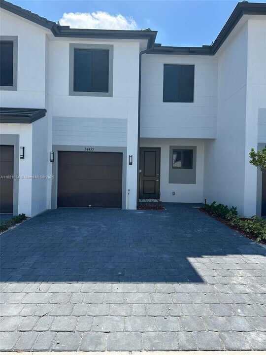 34455 SW 191st Ave in Homestead, FL - Building Photo