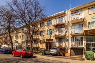 7205 Cartier Rue in Montréal, QC - Building Photo