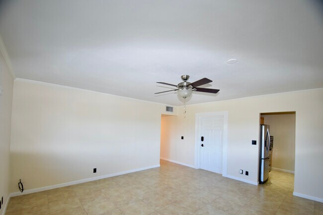 1407      NE 56th St in Fort Lauderdale, FL - Building Photo - Building Photo