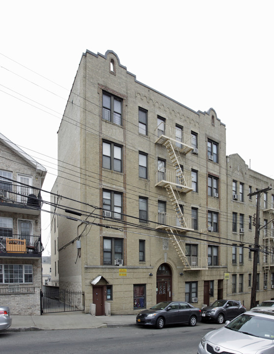 646 E 236th in Bronx, NY - Building Photo