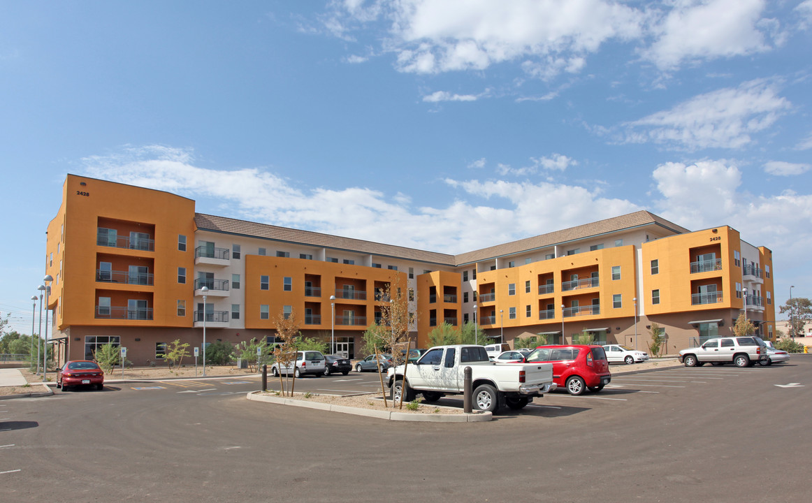 Apache ASL Trails Apartments in Tempe, AZ - Building Photo