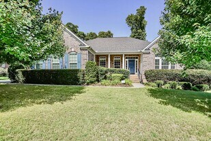 100 Little Pond Dr in Greenville, SC - Building Photo