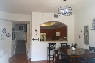 8912 W Flagler St in Miami, FL - Building Photo - Building Photo